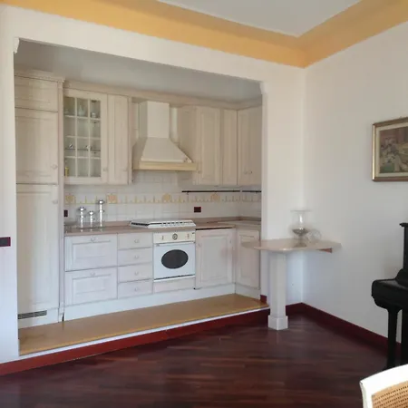 With 2 Bedrooms In La Spezia, With Wonderful View, Balc La Spezia